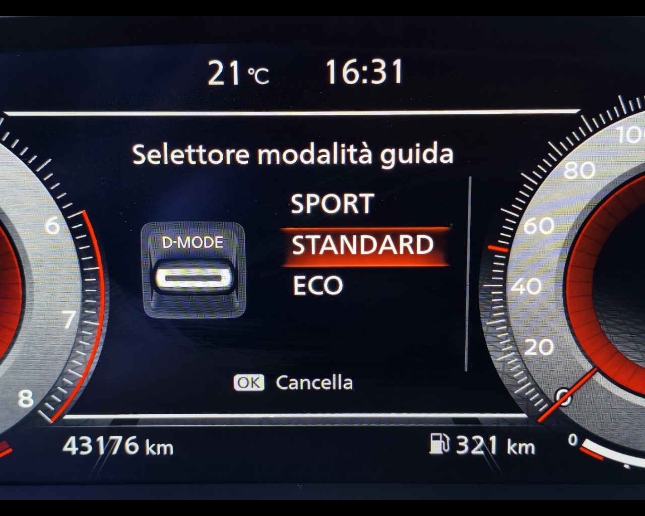 Foto NISSAN Qashqai 1.3 mhev Tekna 2wd 140cv