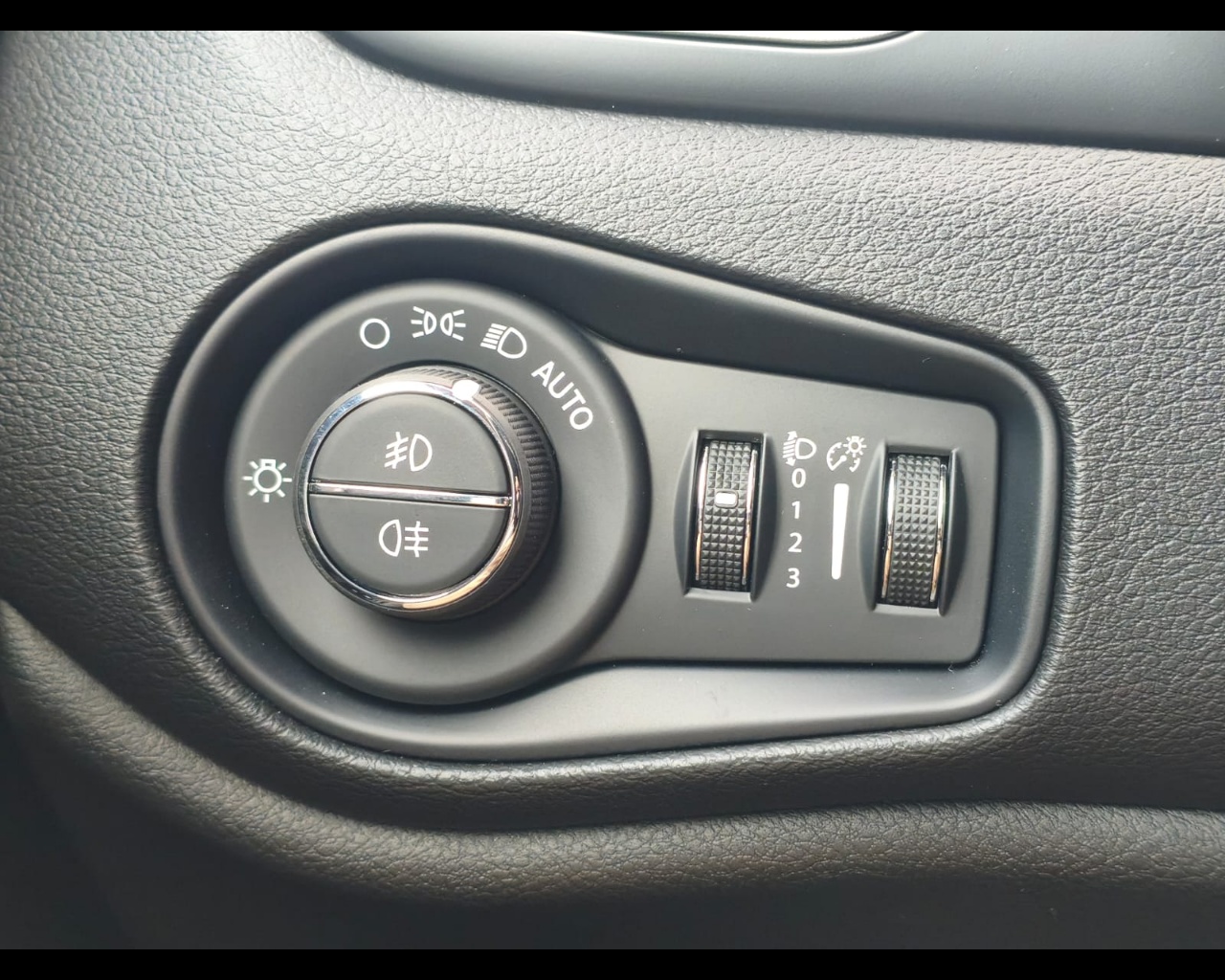 Foto JEEP Renegade 1.5 turbo t4 mhev Altitude 2wd dct