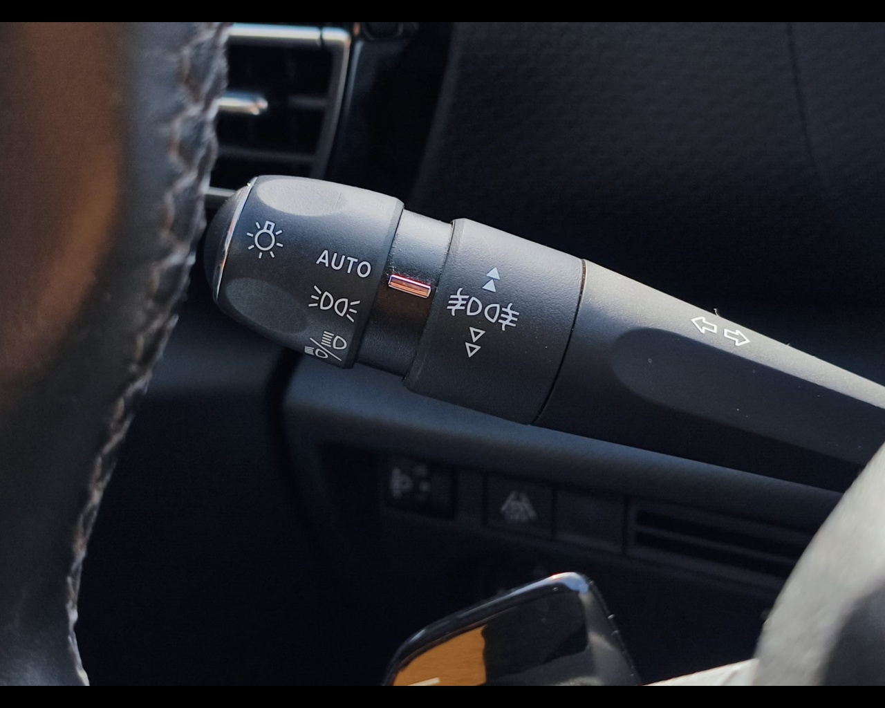 Foto CITROEN C4 1.5 bluehdi Shine s&s 130cv eat8