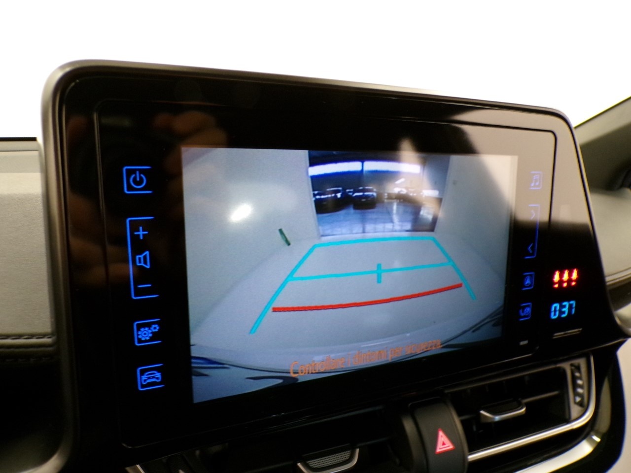 Toyota C-HR C-HR 5 Porte 1.8 Hybrid Active 2WD E-CVT - 18