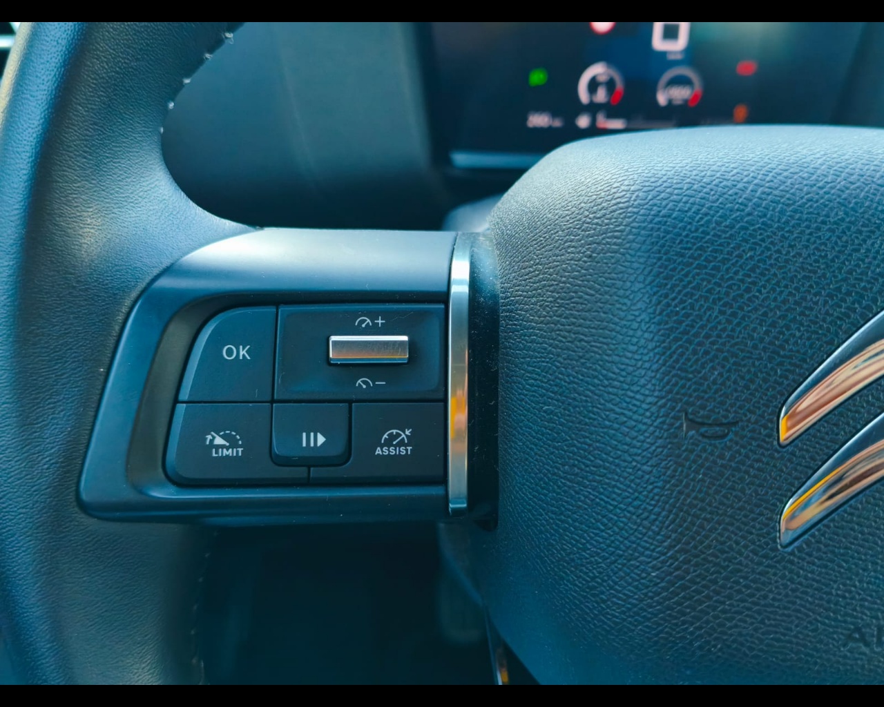 Foto CITROEN C4 1.2 puretech Plus s&s 130cv