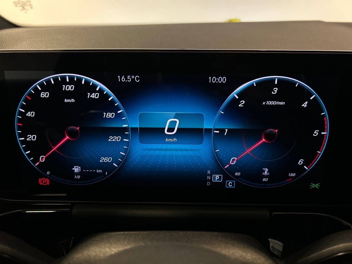 Mercedes GLA GLA 180 D Executive 8G-DCT - 13