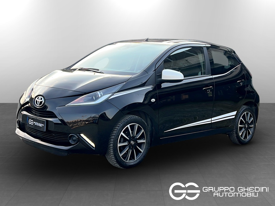 TOYOTA Aygo 1.0 x-play 5p my15 Benzina usato