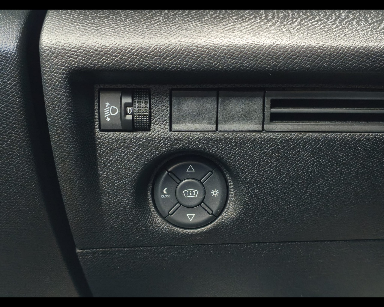 Foto CITROEN C4 1.2 puretech Shine s&s 130cv eat8