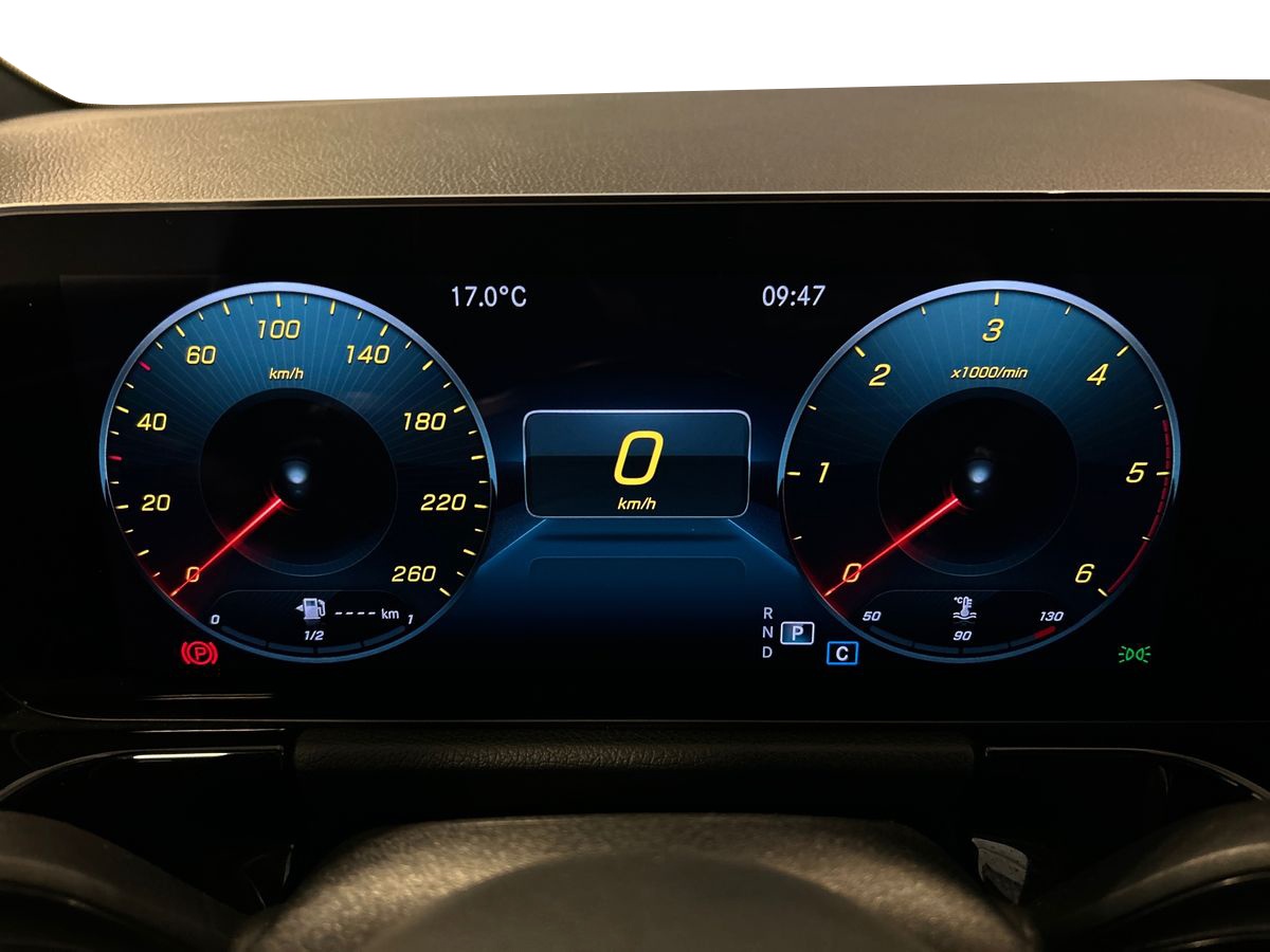 Mercedes GLA GLA 180 D Premium 8G-DCT - 13