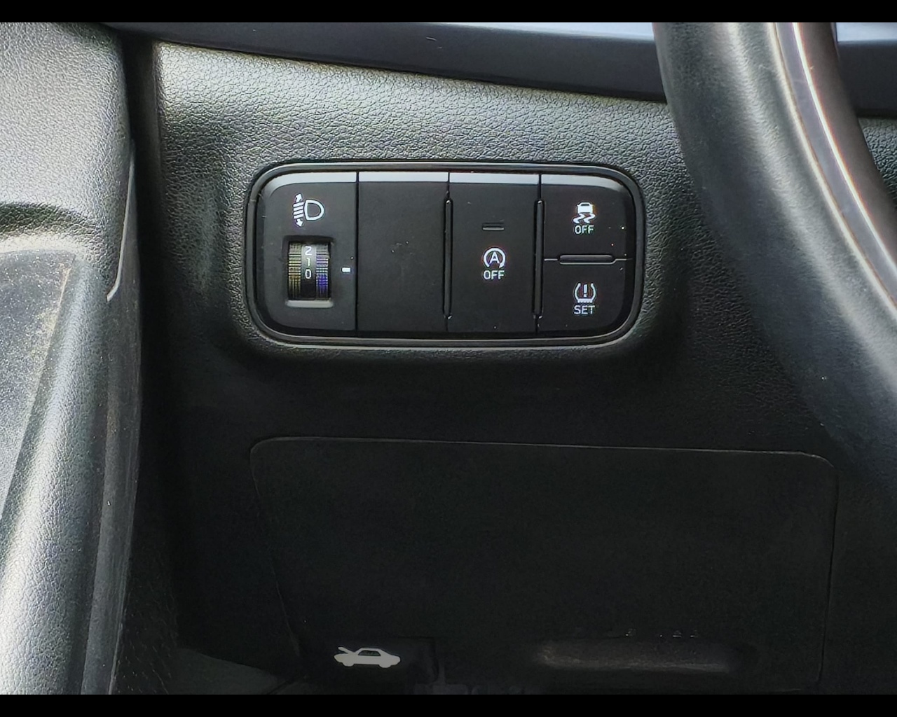 Foto HYUNDAI i20 1.2 mpi Connectline Exterior Pack