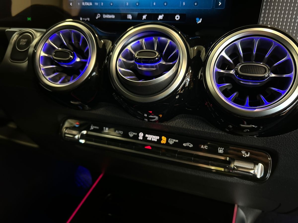 Mercedes  EQB 250+ Sport Edition1 - 14