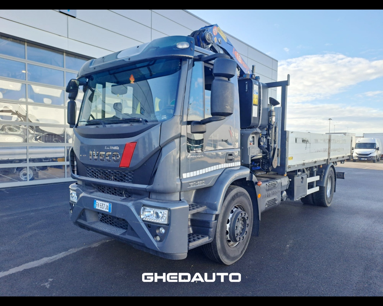 EUROCARGO 180E28 CON GRU PM E CASSONE FISSO Diesel usato a Castel San Pietro Terme
