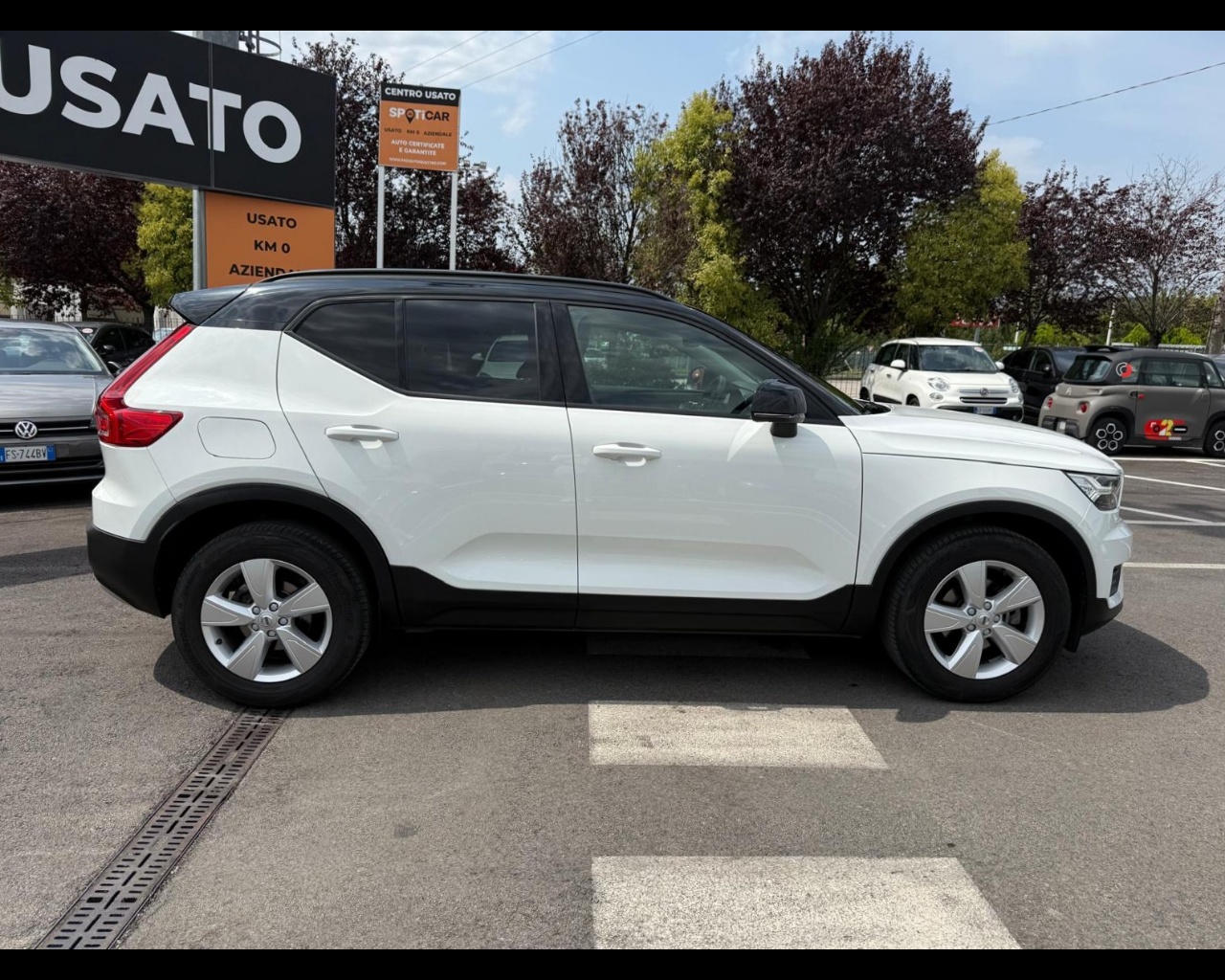 Foto VOLVO XC40 N1 1.5 T2 Momentum Core my21