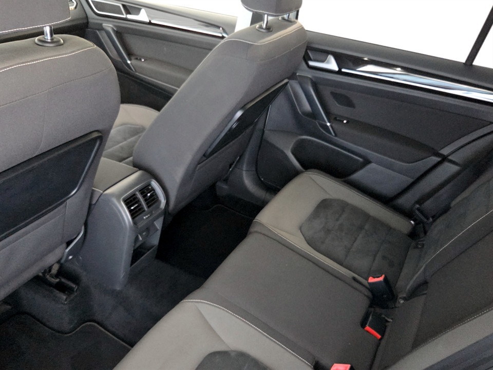VOLKSWAGEN Golf Sportsvan 1.6 tdi Comfortline 110cv Diesel usato - 16
