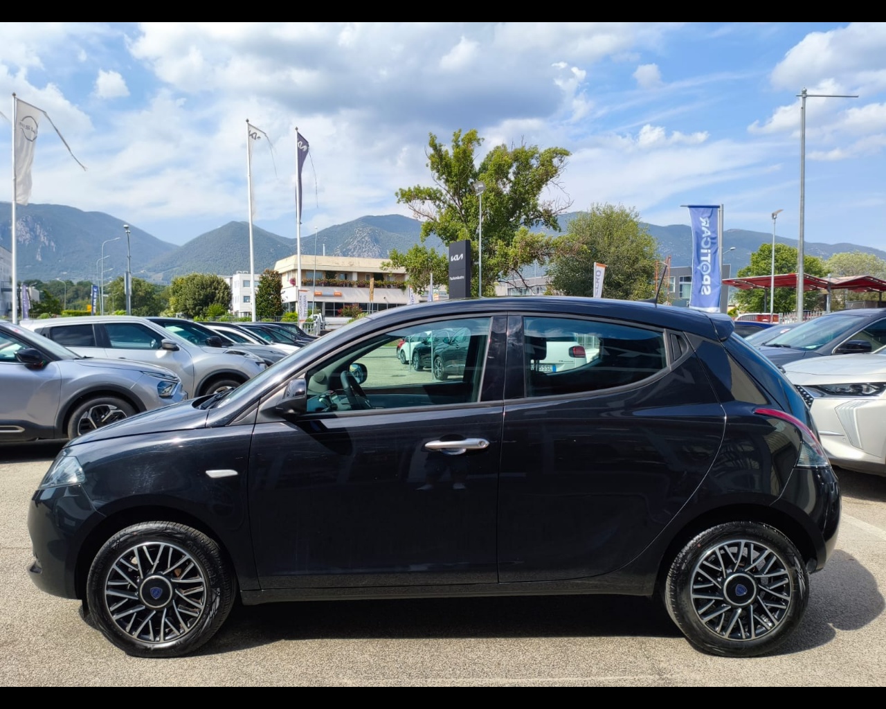 Foto LANCIA Ypsilon 1.0 firefly hybrid Platino s&s 70cv
