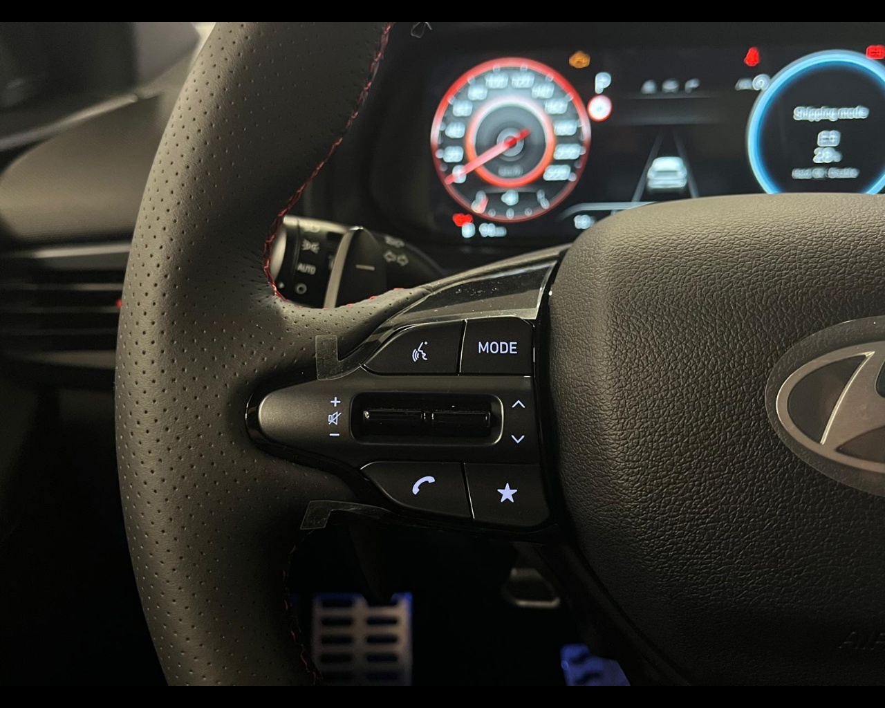 Foto HYUNDAI I20 PE MY25 1.0T DCT NLINE CARBON