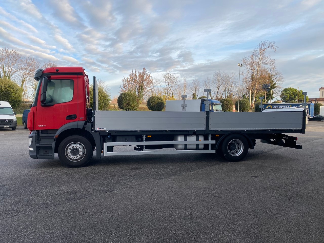 Mercedes Antos 1824 L cab. S Classic space 2,3 - 5