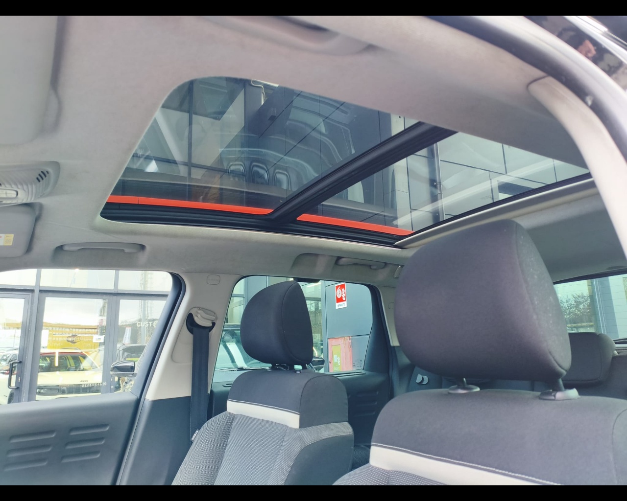 Foto CITROEN C3 Aircross 1.2 puretech Shine s&s 130cv