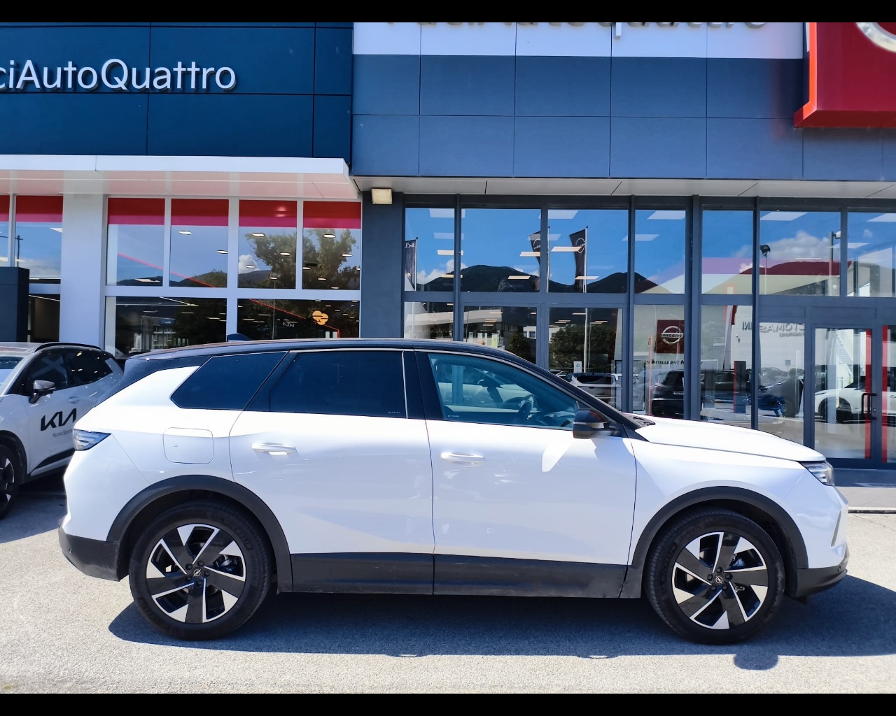 Foto OPEL Grandland 1.2 hybrid GS 145cv e-dcs6