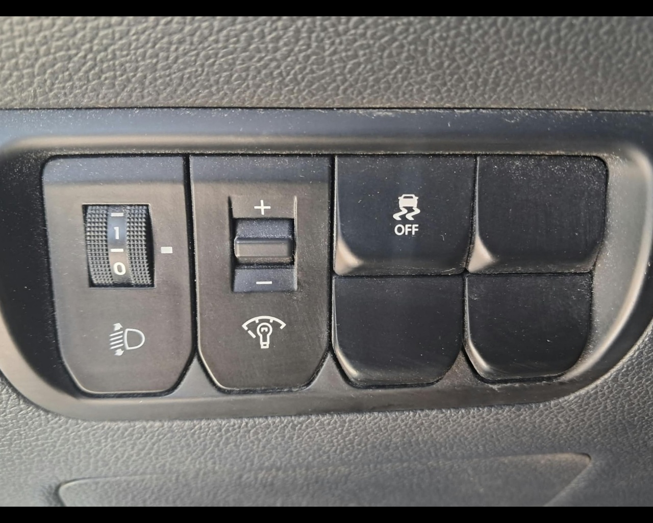 Foto KIA Rio 5p 1.1 crdi Active E6