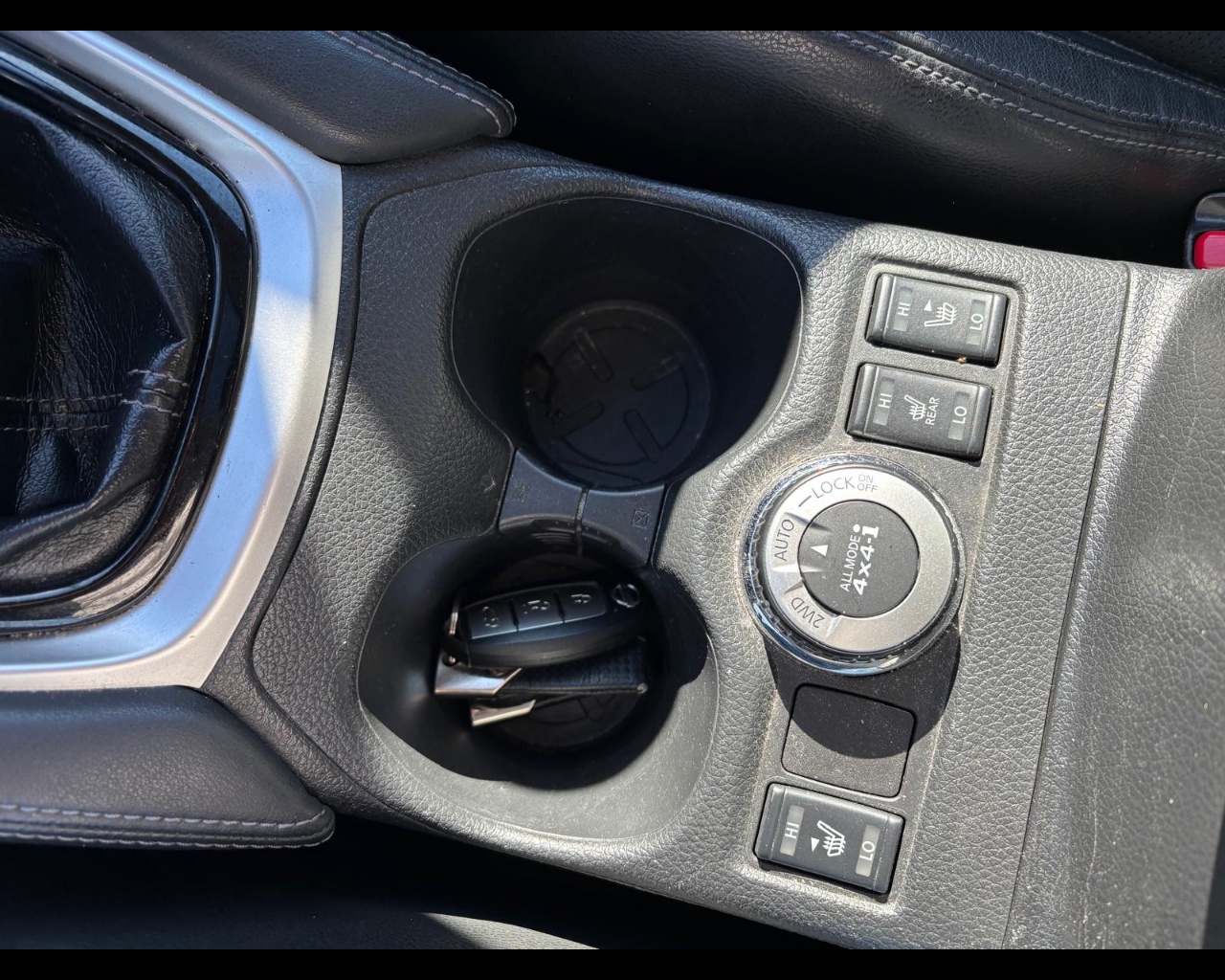 Foto NISSAN X-Trail 1.7 dci Tekna 4wd