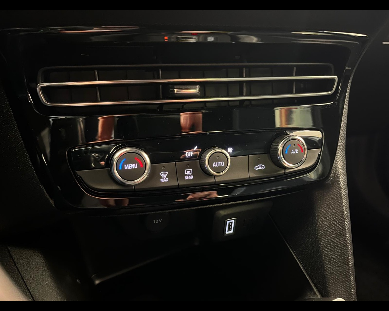 Foto OPEL Mokka 1.2 hybrid GS 136cv dct6