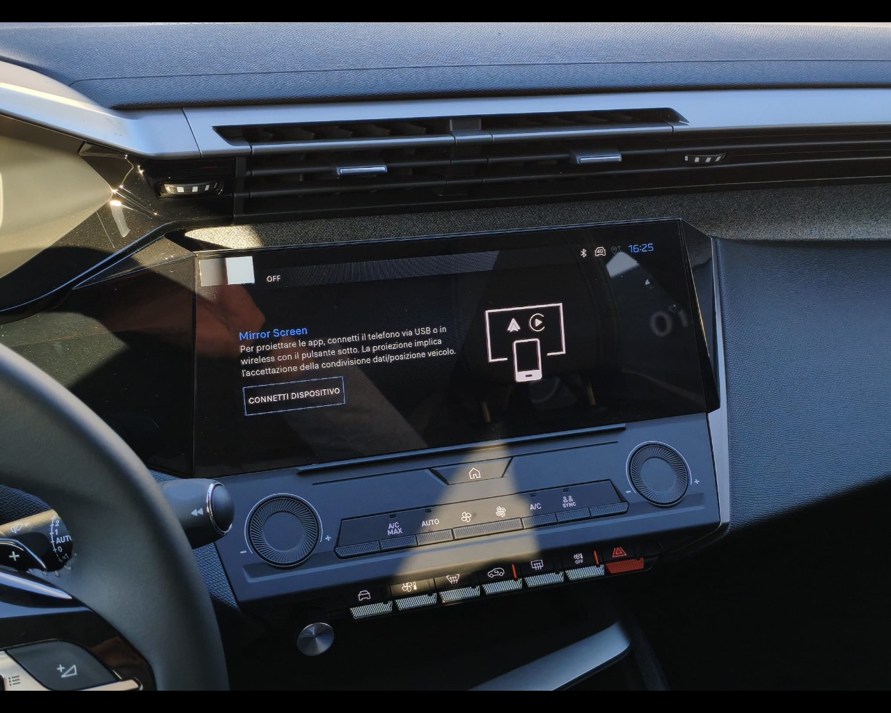 Foto PEUGEOT 408 1.2 hybrid Allure 136cv e-dsc6