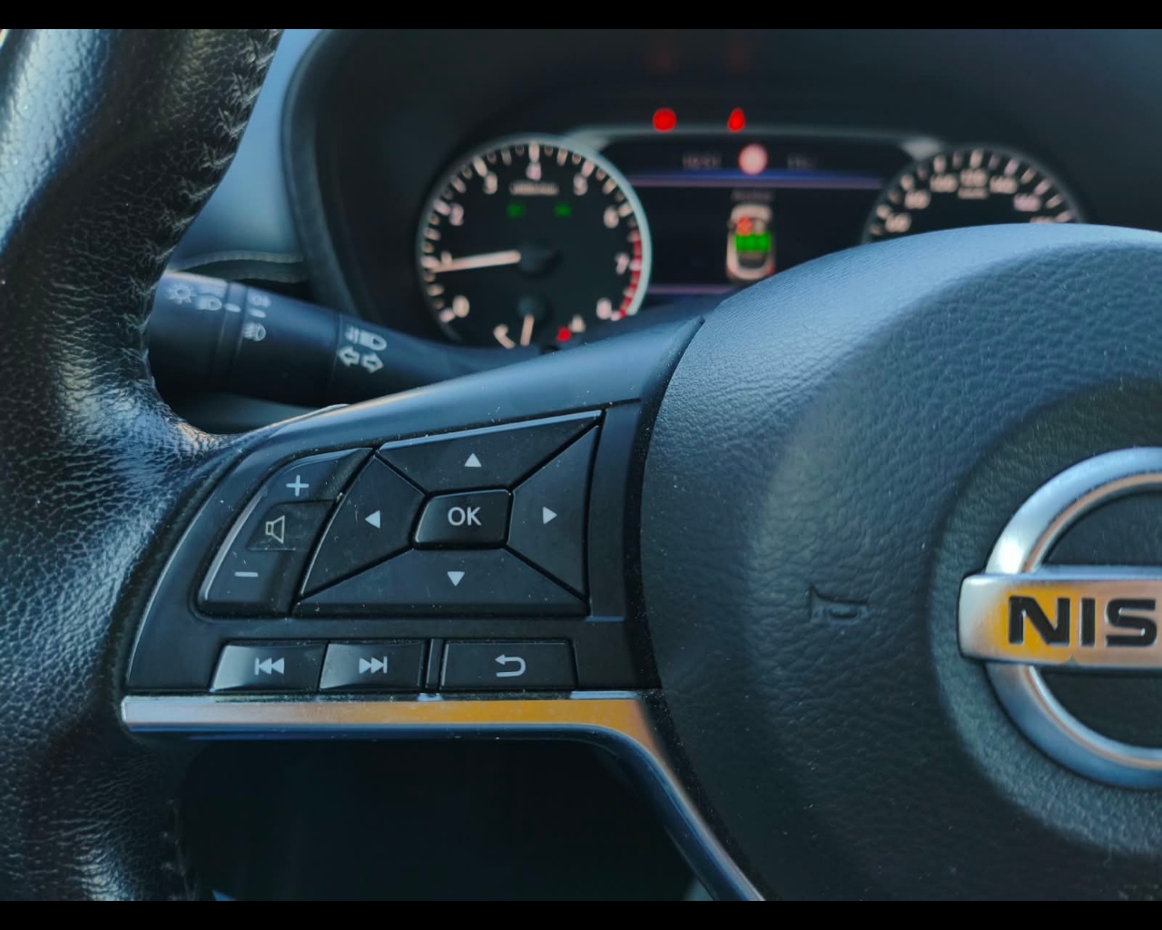 Foto NISSAN Juke 1.0 dig-t N-Connecta 117cv
