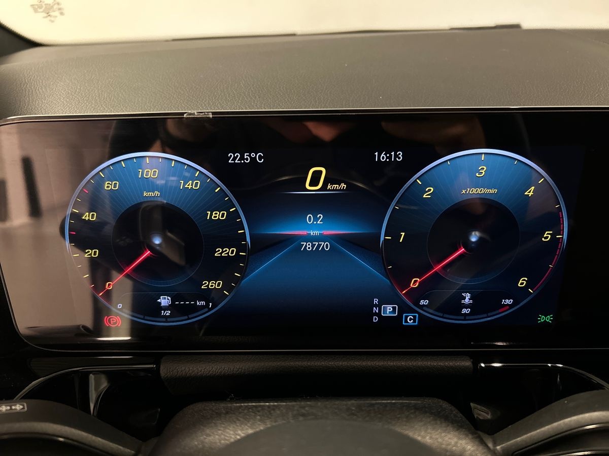 Mercedes GLA GLA 200 D Premium 8G-DCT - 12