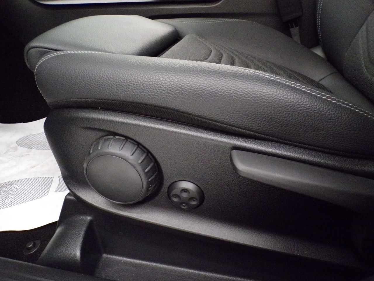 Mercedes  GLA 180 Progressive Advanced 7G-DCT - 13