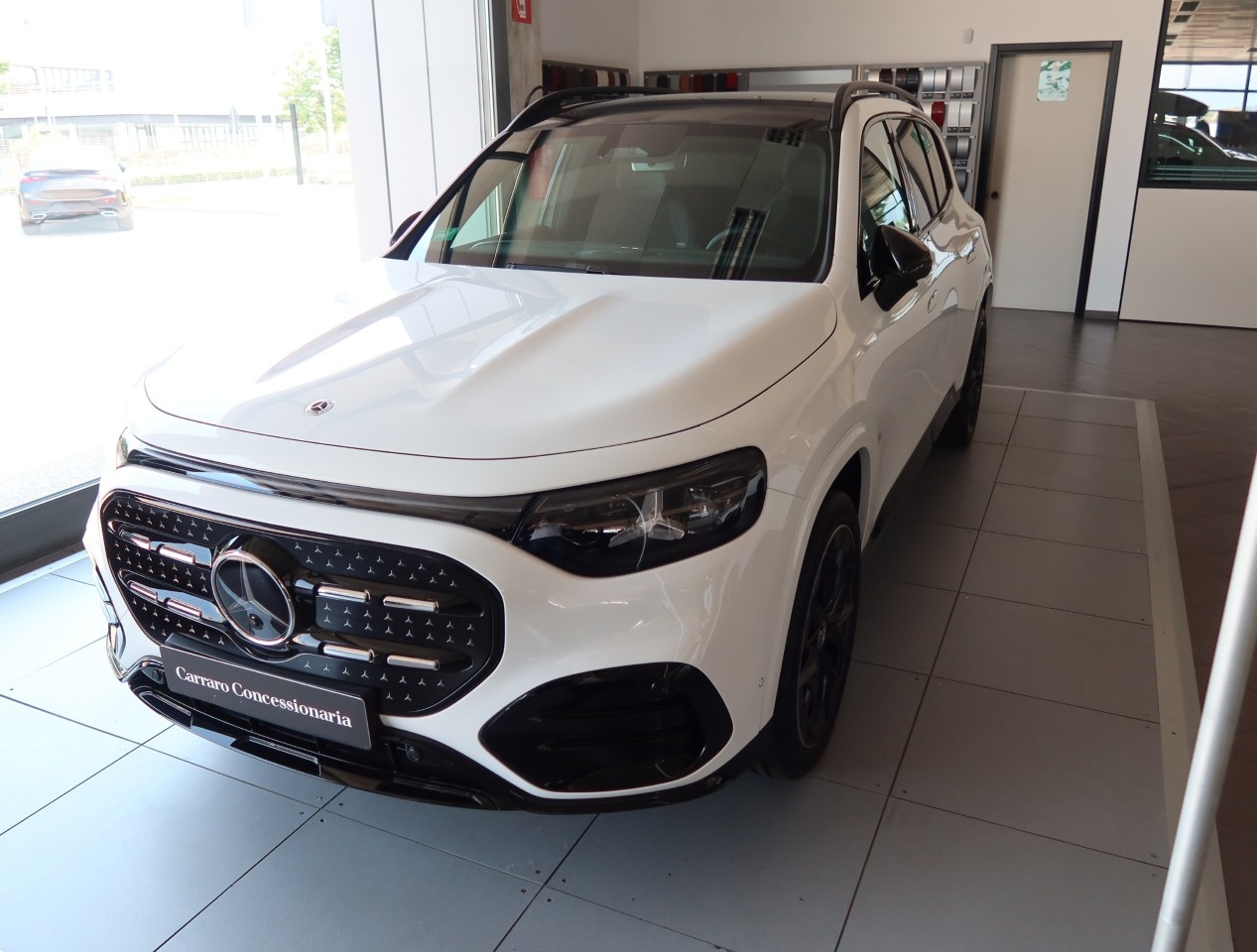 Mercedes GLB Elettrica GLB 250+ con tecnologia EQ Advanced Plus - 4