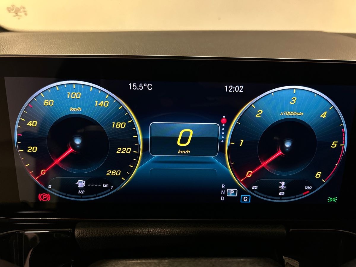 Mercedes GLA GLA 200 D Premium 8G-DCT - 13