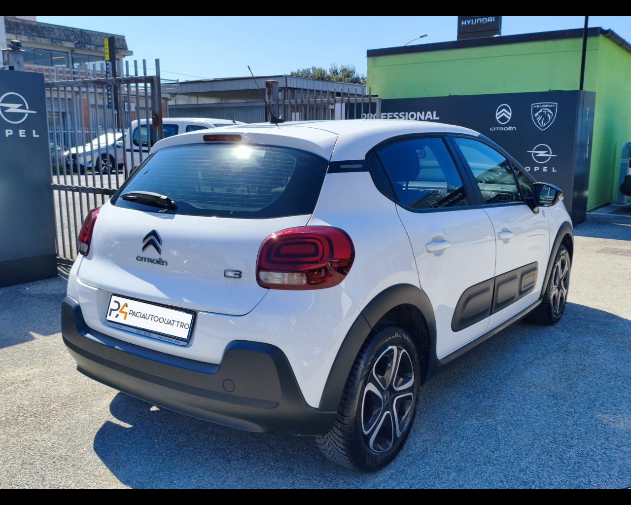 Foto CITROEN C3 1.2 puretech C-Series s&s 83cv neopatentati