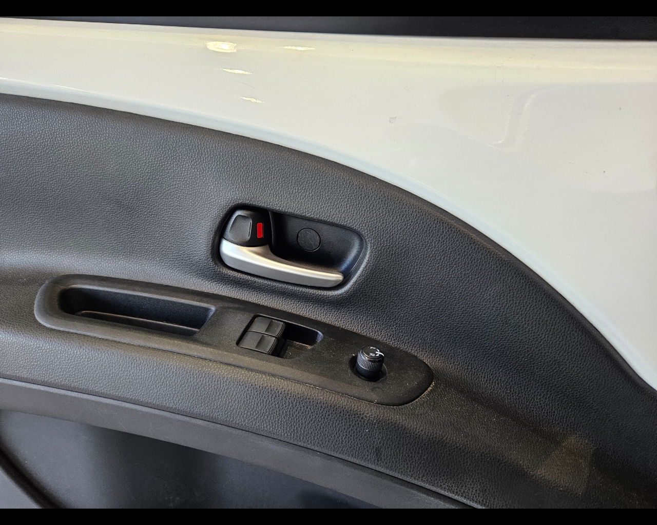 TOYOTA Aygo X 1.0 Active 72cv Benzina Usato - 12