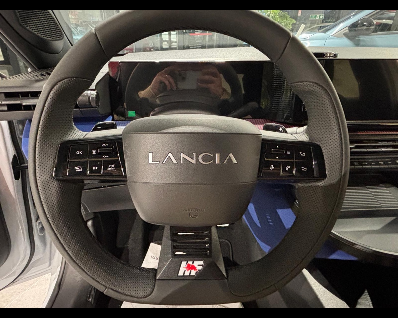 Foto LANCIA Nuova Ypsilon Ibrida Nuova Ypsilon Hf Line 1.2 110cv Ibrida