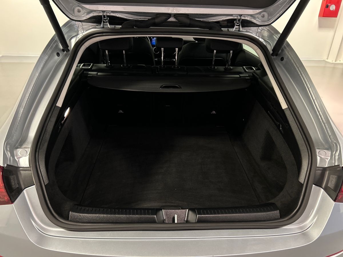 Mercedes  CLA Shooting Brake 180 D Advanced 8G-DCT - 8