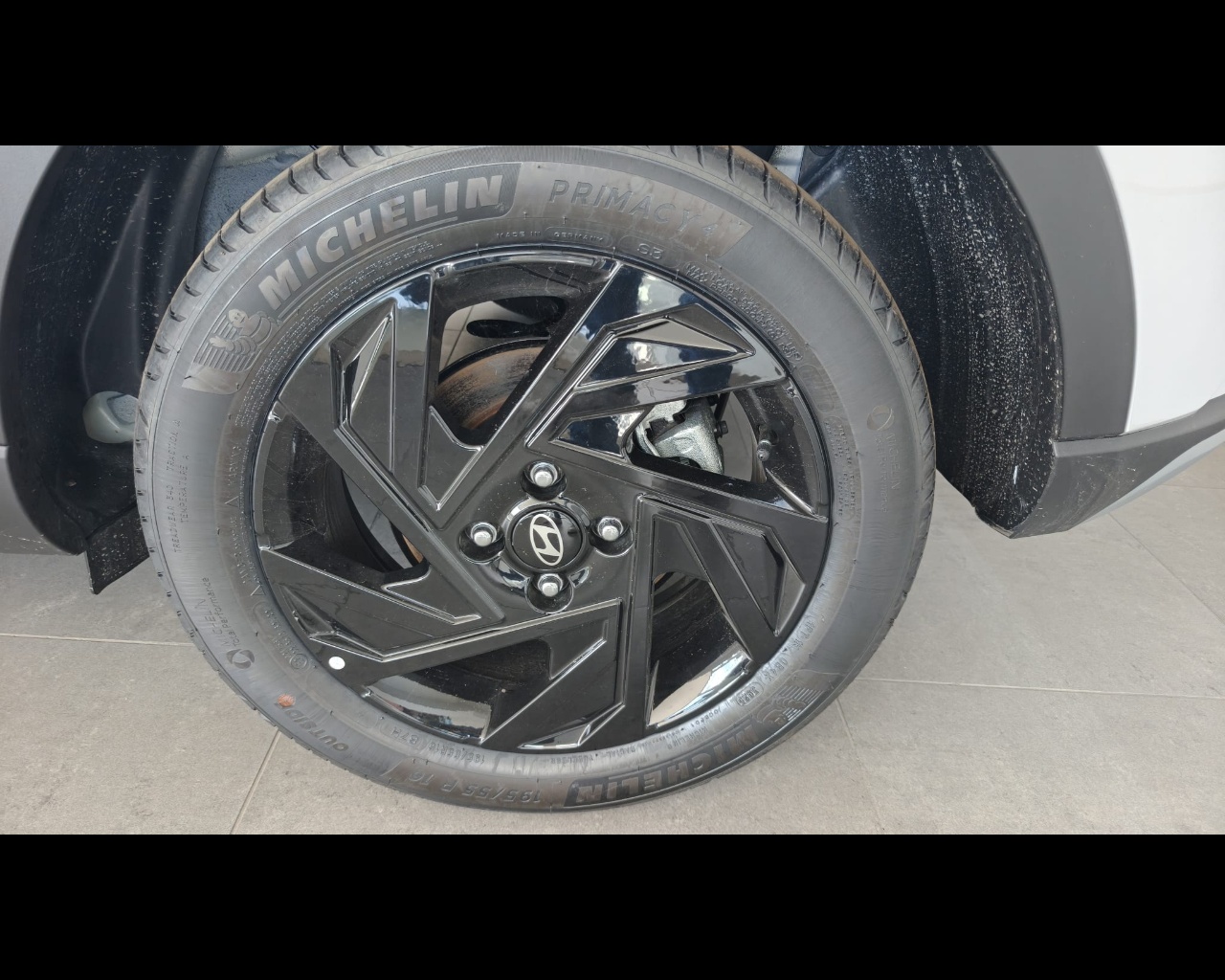 Foto HYUNDAI Bayon MY26 1.0 T-GDI DARK LINE