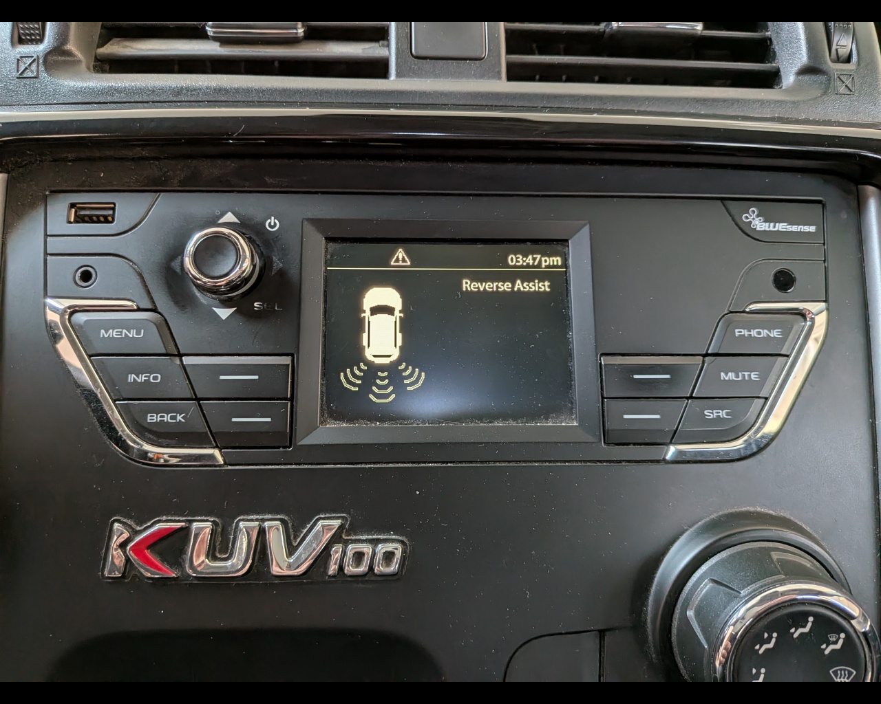 Foto MAHINDRA KUV100 1.2 K6+ m-bifuel