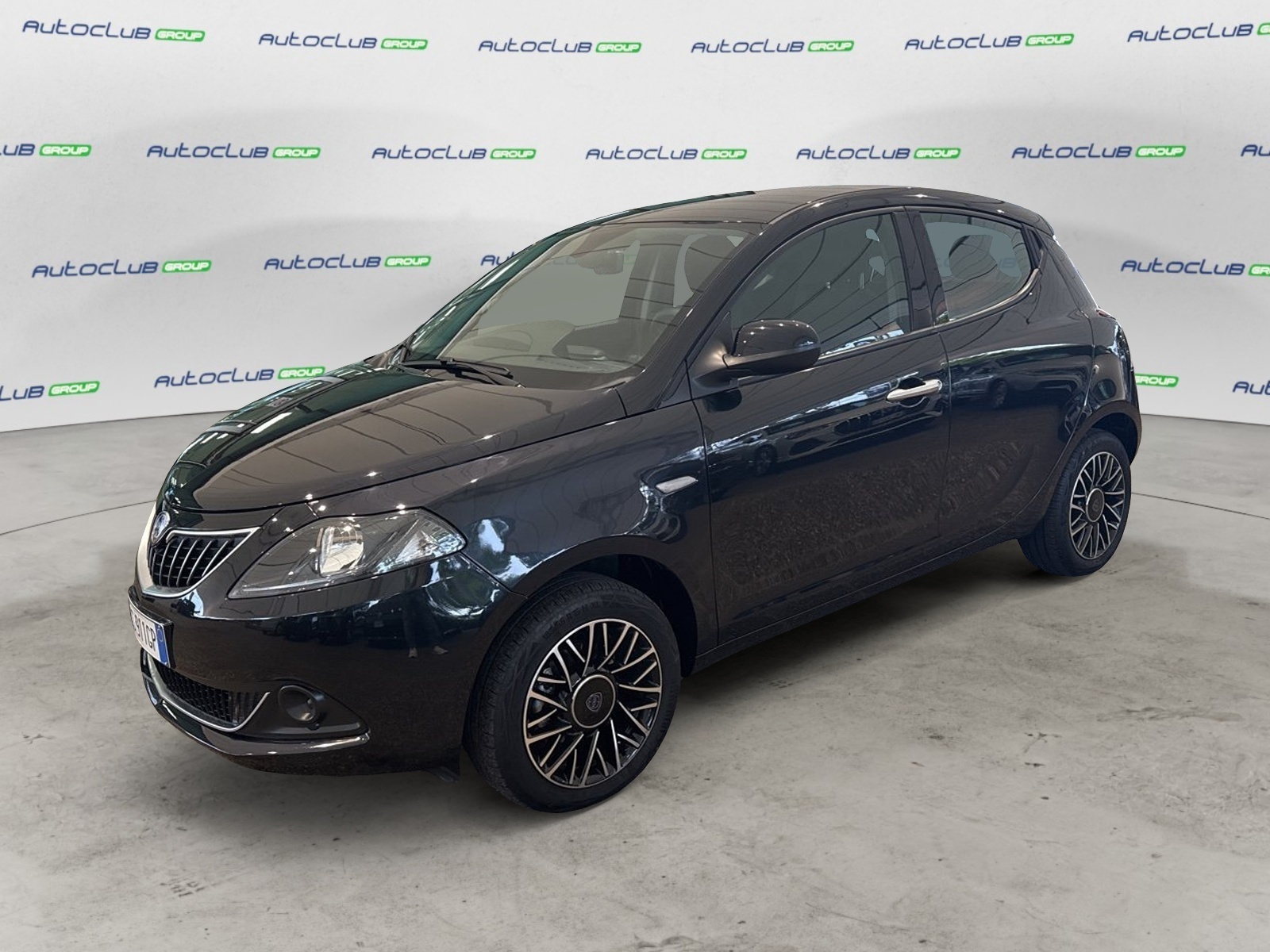 Foto LANCIA Ypsilon III 2021 - Ypsilon 1.0 firefly hybrid Platino s&s 70cv