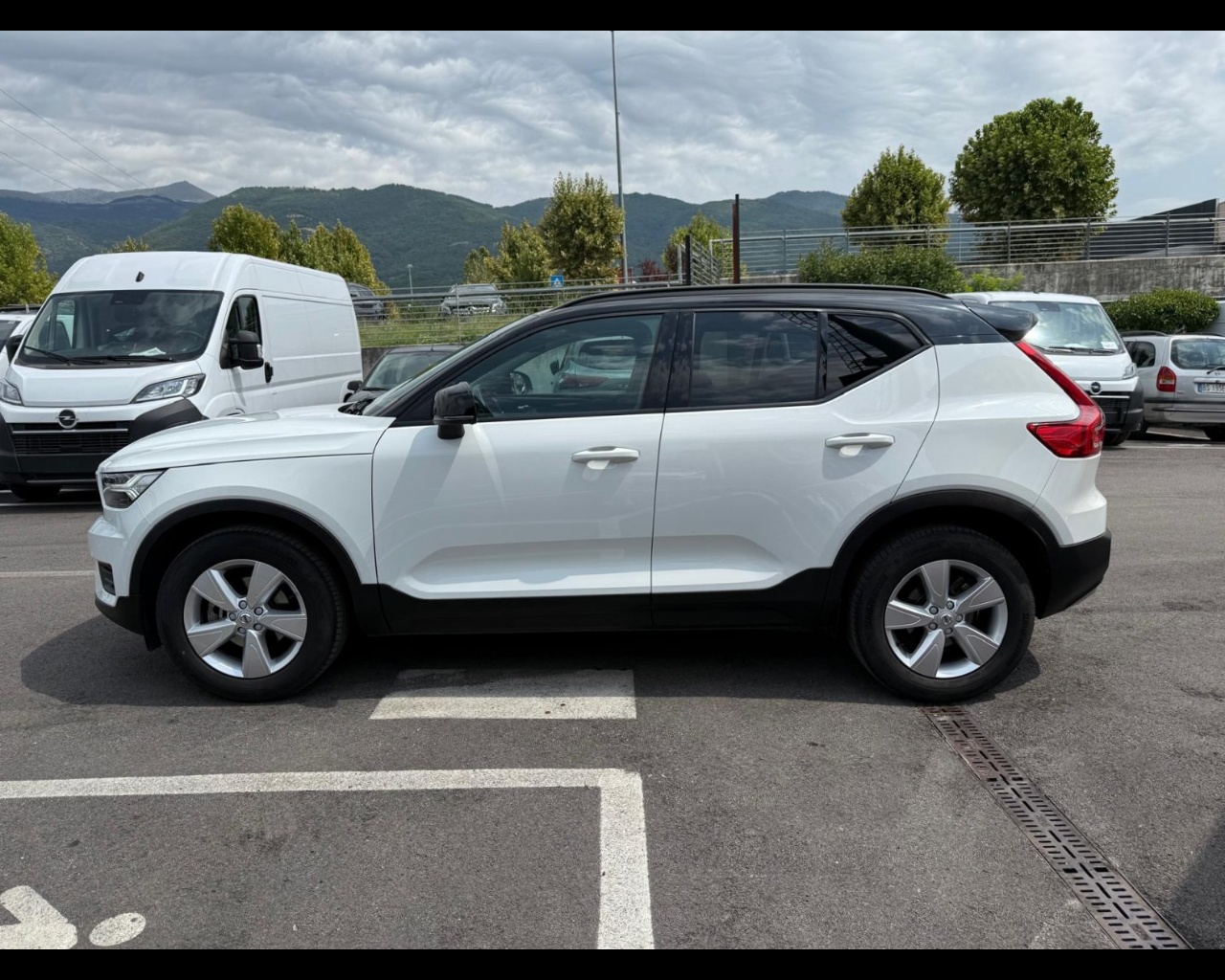 Foto VOLVO XC40 N1 1.5 T2 Momentum Core my21