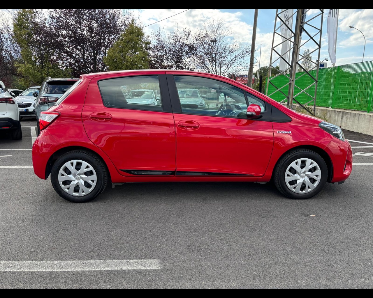 Foto TOYOTA Yaris 5p 1.5h Active 