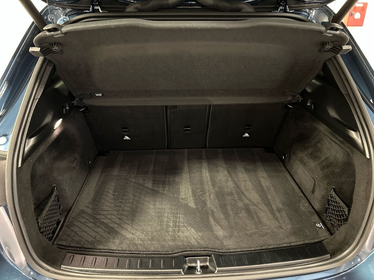 Mercedes GLA GLA 180 D Premium 8G-DCT - 8