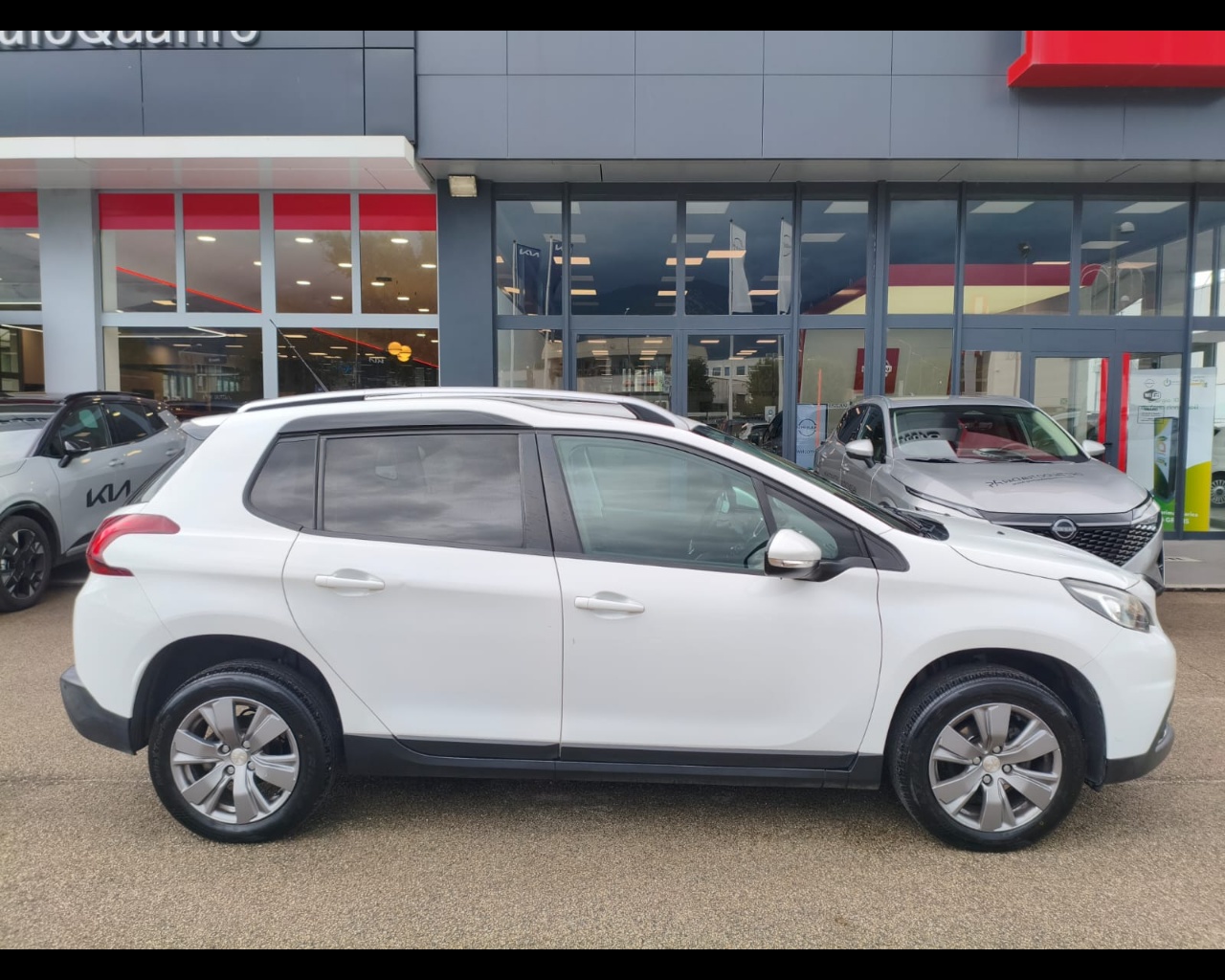 Foto PEUGEOT 2008 1.6 bluehdi Active 100cv 