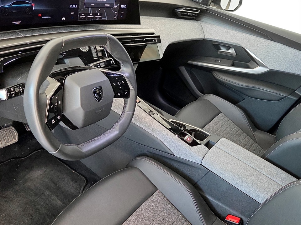 PEUGEOT 3008 1.2 hybrid Allure 145cv e-dcs6 Ibrida usato - 5
