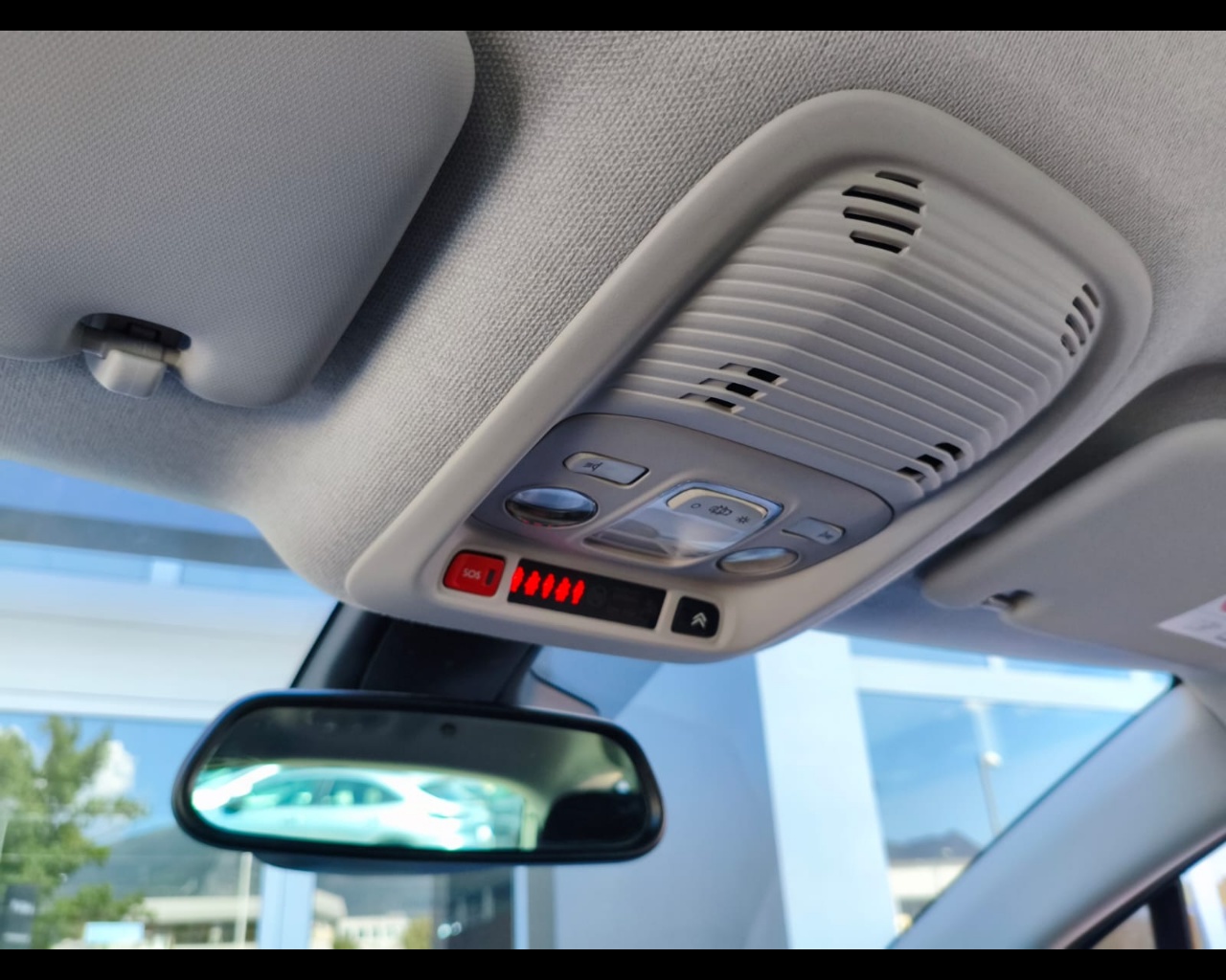 Foto CITROEN C3 Aircross 1.2 puretech Shine s&s 110cv