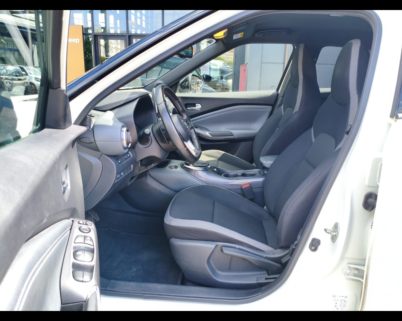 Foto NISSAN Juke 1.0 dig-t N-Connecta 114cv dct