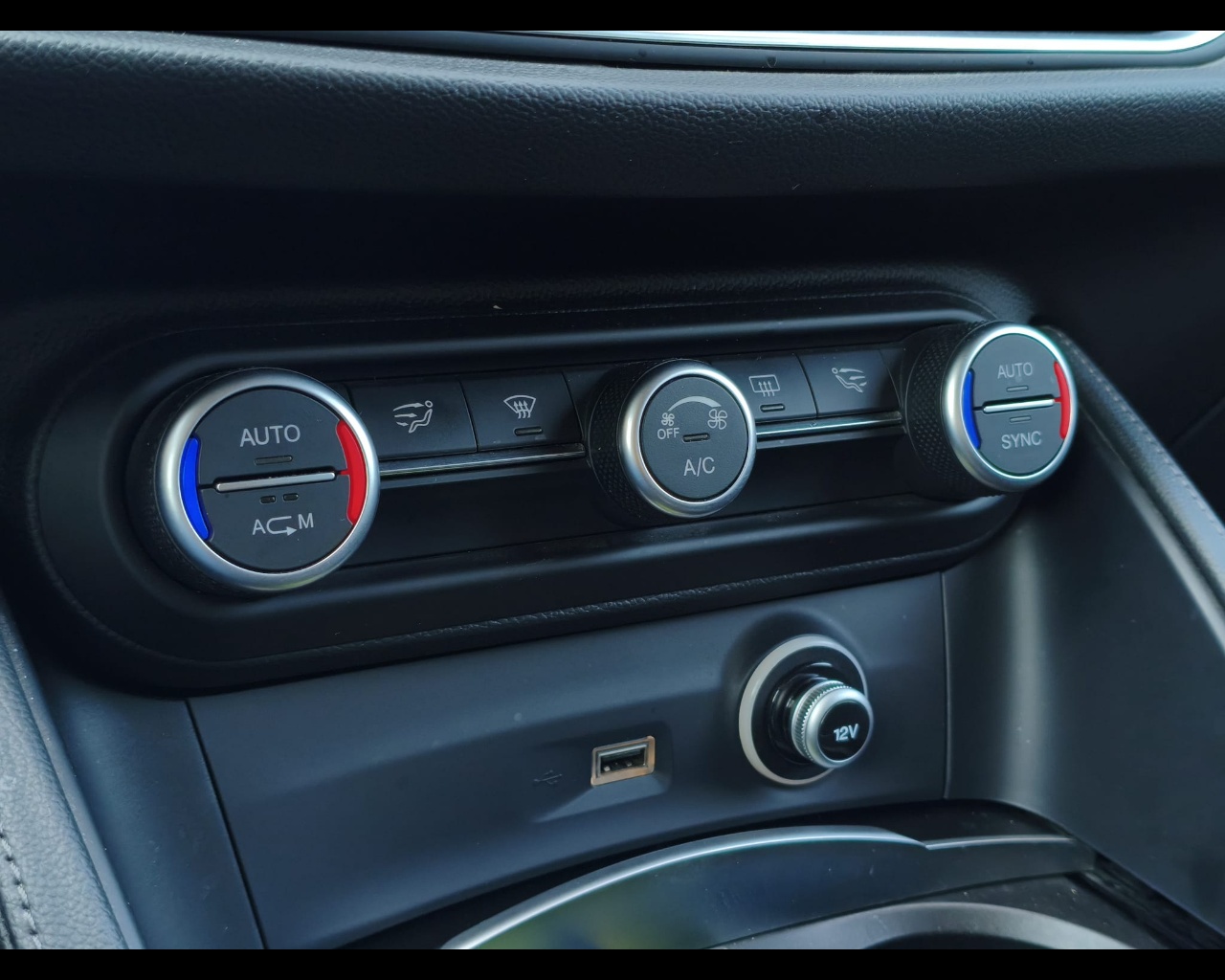 Foto ALFA ROMEO Stelvio 2.2 t Business Q4 210cv auto