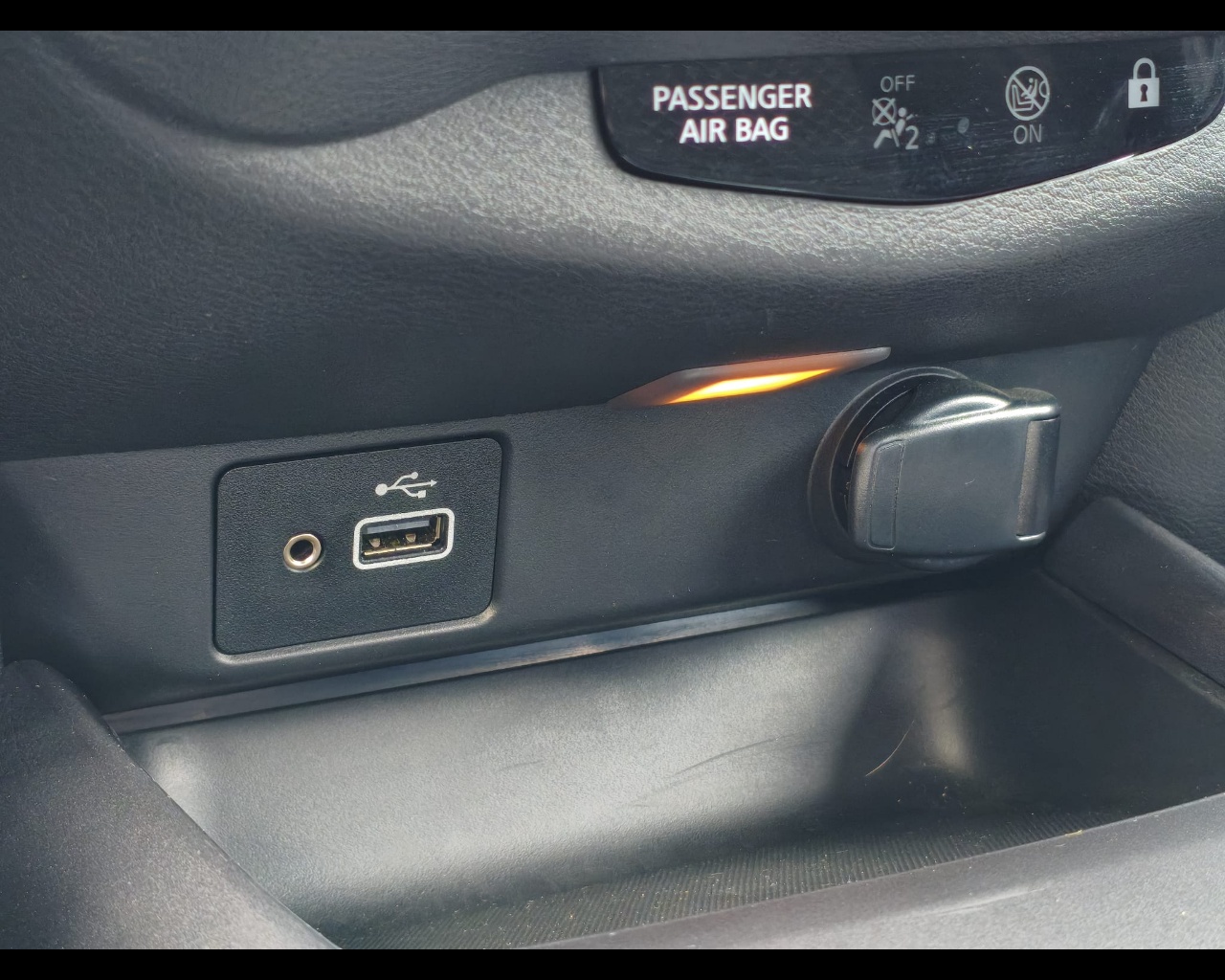 Foto NISSAN Juke 1.0 dig-t Acenta 114cv