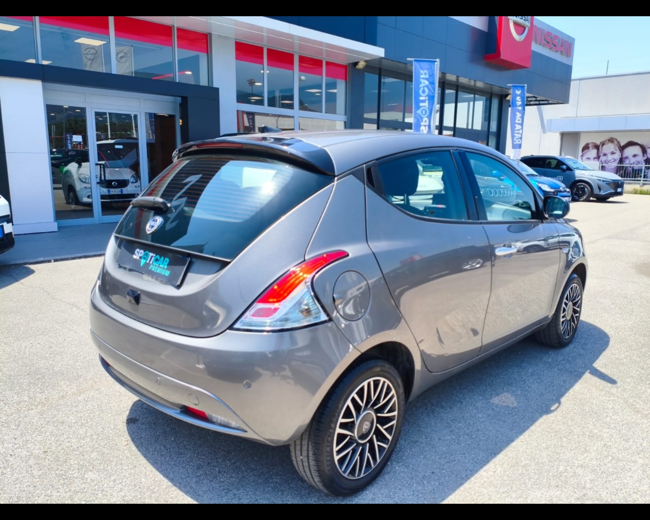 Foto LANCIA Ypsilon 1.0 firefly hybrid Platino s&s 70cv