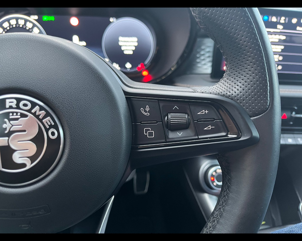 Foto ALFA ROMEO Tonale 1.6 Sprint 130cv tct6