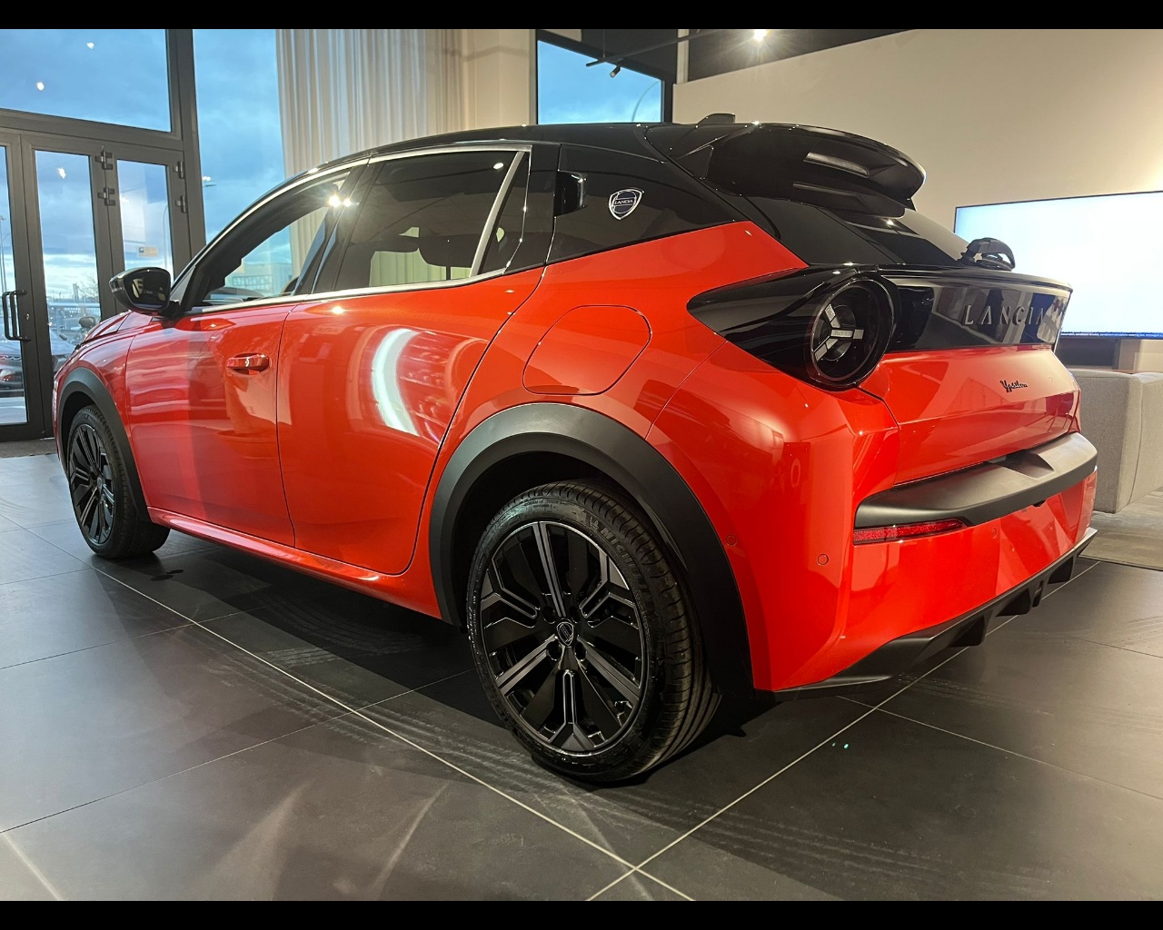 Foto LANCIA Nuova Ypsilon Ibrida Nuova Ypsilon Hf Line 1.2 110cv Ibrida