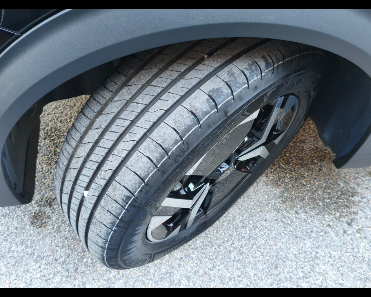 Foto PEUGEOT 2008 1.2 hybrid GT 136cv e-dcs6