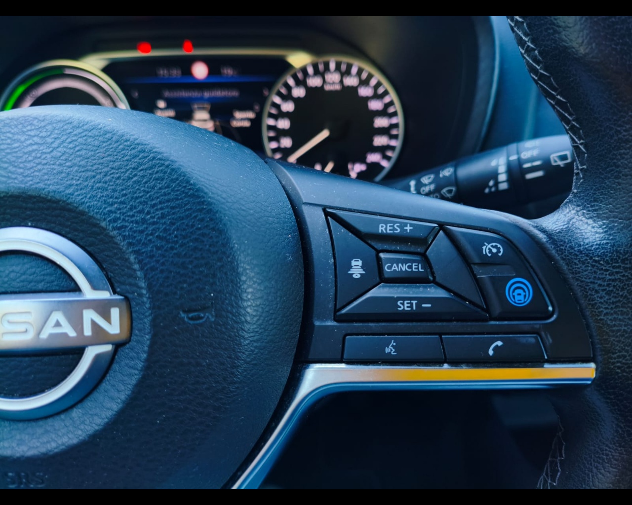 Foto NISSAN Juke 1.6 hev N-Connecta