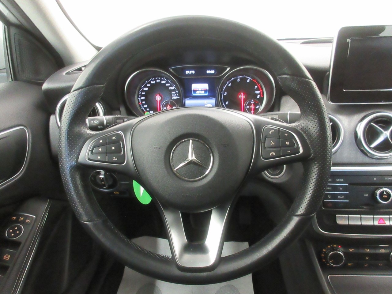 Mercedes GLA GLA 180 Sport 7G-DCT - 15